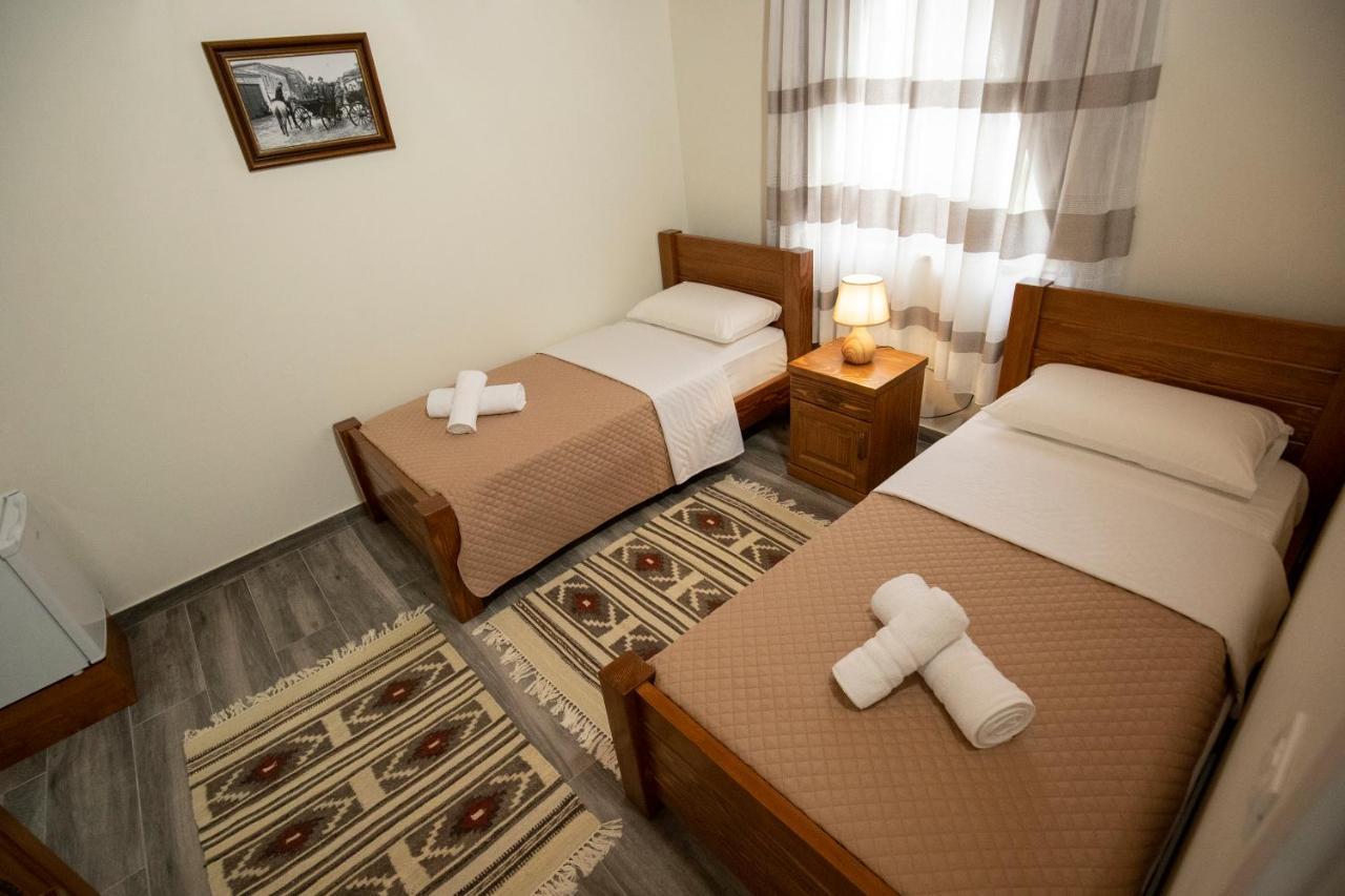 Xhuli Guesthouse Shkoder Exterior photo