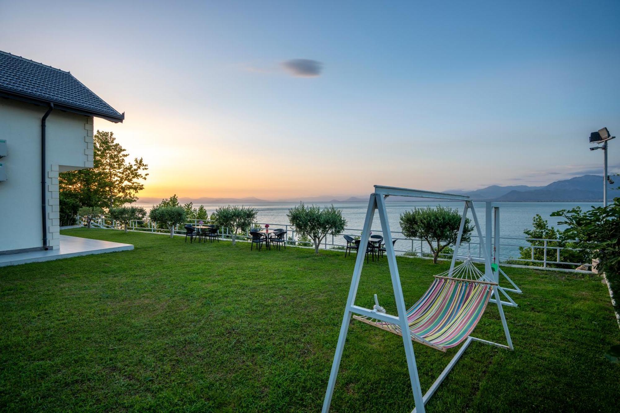 Xhuli Guesthouse Shkoder Exterior photo